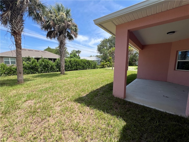 view of yard with a patio area