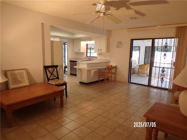 881 48th Ave, Vero Beach, FL 32966 - living room featuring a ceiling fan