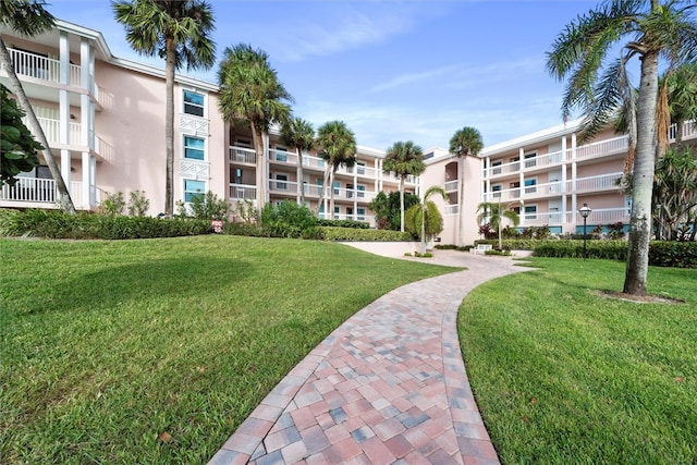 8830 S Sea Oaks Way Unit 301, Vero Beach, FL 32963 - view of property's community featuring a yard