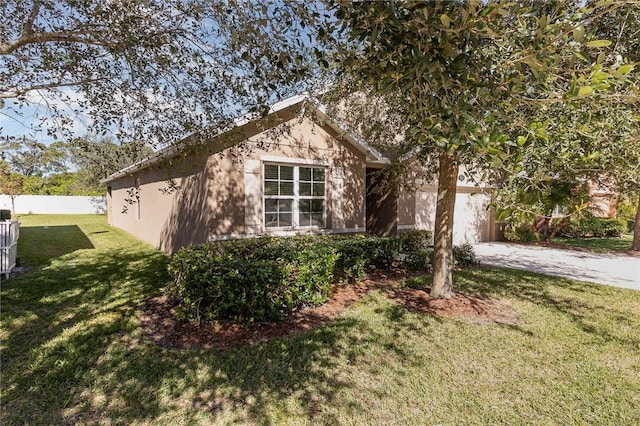 view of front of home with a front lawn