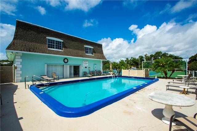1801 Indian River Blvd Unit C1, Vero Beach, FL 32960 - community pool featuring a patio area
