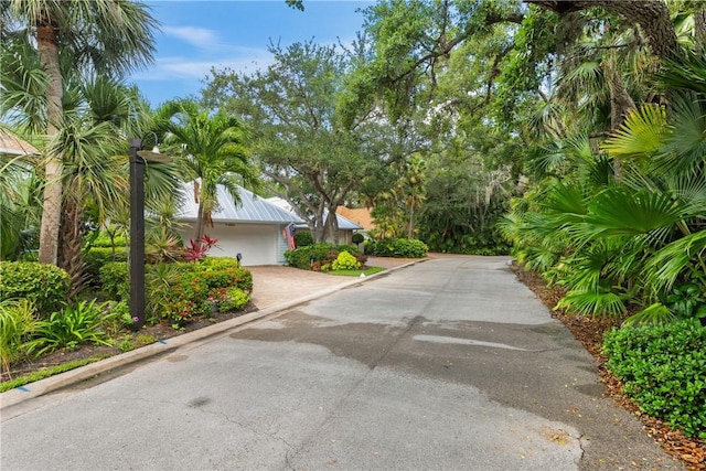 1541 Sabal Ct, Vero Beach, FL 32963 - view of asphalt street