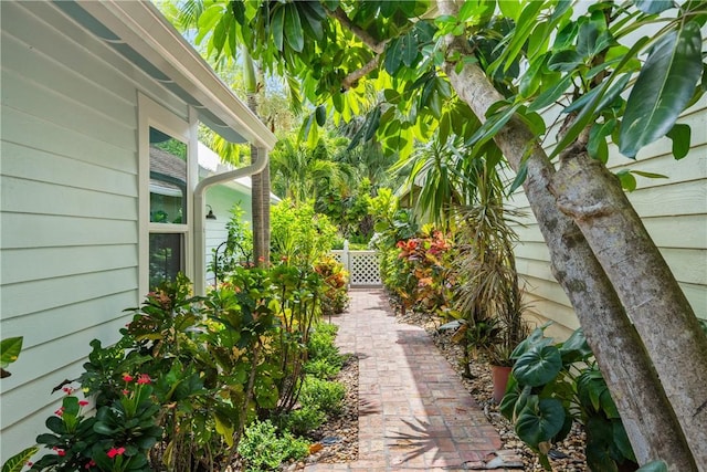1541 Sabal Ct, Vero Beach, FL 32963 - view of yard