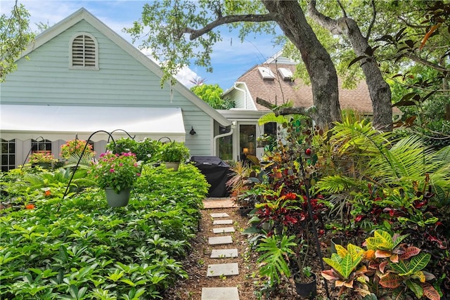 1541 Sabal Ct, Vero Beach, FL 32963 - view of side of home