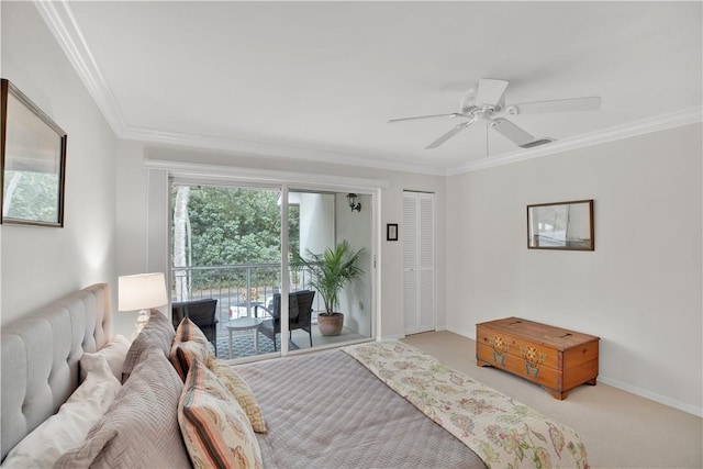103 W Park Shores Cir Unit 10W, Vero Beach, FL 32963 - bedroom featuring carpet floors, ornamental molding, baseboards, access to exterior, and a ceiling fan
