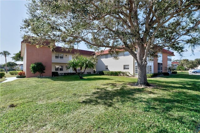 106 Spring Lake Ct Unit 207, Vero Beach, FL 32962 - view of green lawn