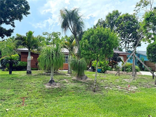 533 Fleming St, Sebastian, FL 32958 - photo 1