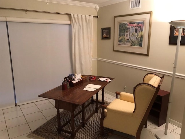 620 E Lake Jasmine Cir Unit 102, Vero Beach, FL 32962 - sitting room featuring crown molding and tile patterned floors