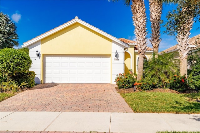 view of front of house featuring a garage