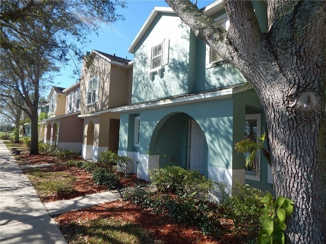 1544 Par Ct, Vero Beach, FL 32966 - view of front of home with stucco siding
