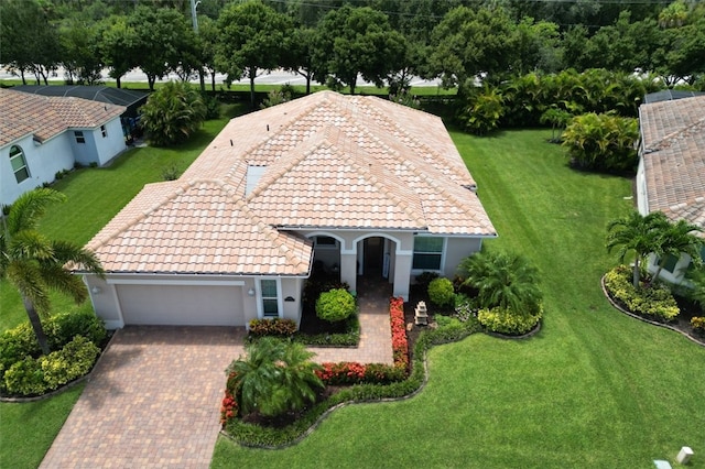 view of front facade with a garage