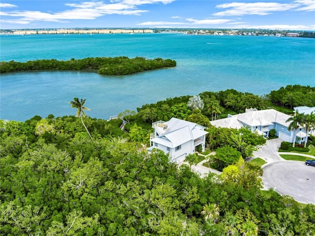 bird's eye view featuring a water view