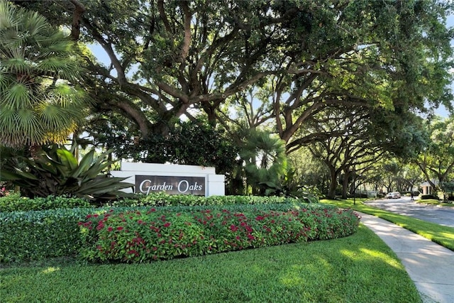 8720 Wakefield Dr, West Palm Beach, FL 33410 - community / neighborhood sign featuring a lawn