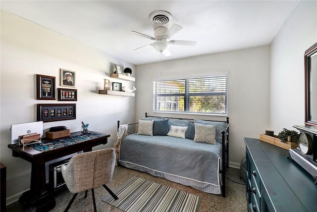 bedroom with ceiling fan