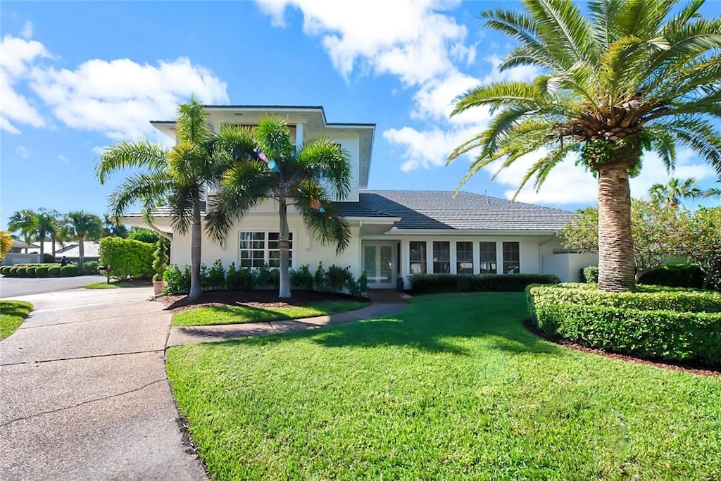 view of front of house with a front yard