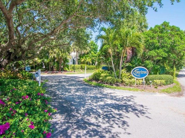 8405 Red Bay Ct Unit 8405, Vero Beach, FL 32963 - view of road