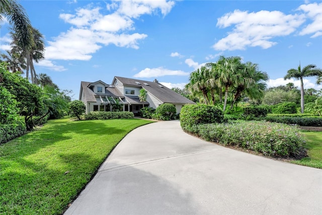 view of front of house featuring a front yard