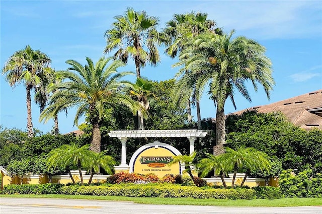 view of community / neighborhood sign