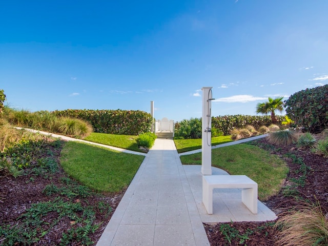 600 Beachview Dr Unit 3N, Vero Beach, FL 32963 - surrounding community with a yard