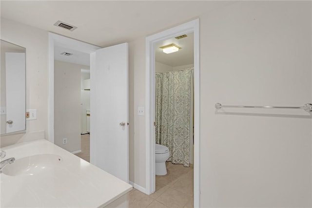 12 Plantation Dr Unit 205, Vero Beach, FL 32966 - full bath featuring tile patterned floors and vanity