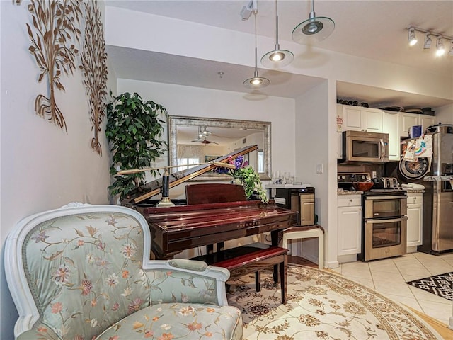 5095 Fairways Cir Unit I203, Vero Beach, FL 32967 - sitting room featuring light tile patterned flooring