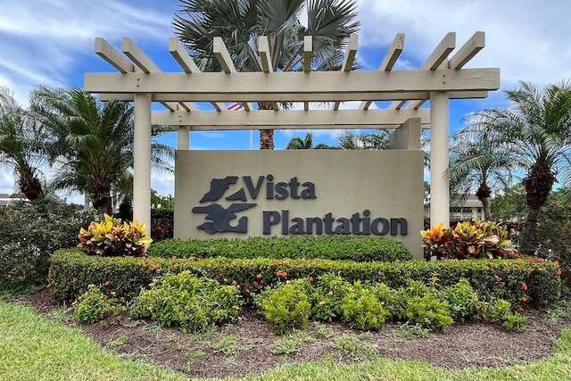 view of community / neighborhood sign