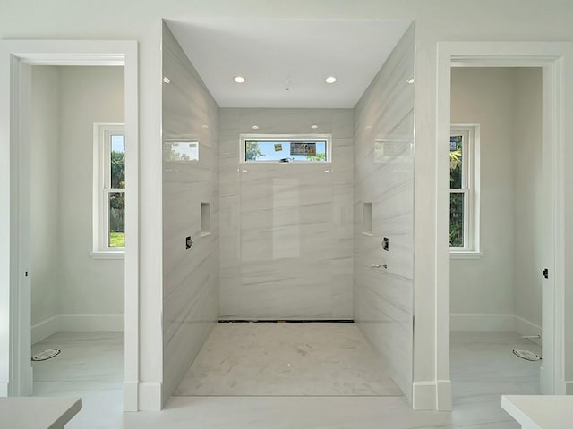 985 Clipper Rd, Vero Beach, FL 32963 - full bath featuring baseboards and tiled shower