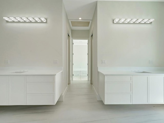 985 Clipper Rd, Vero Beach, FL 32963 - corridor with baseboards