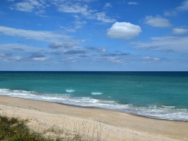 985 Clipper Rd, Vero Beach, FL 32963 - water view featuring local beach