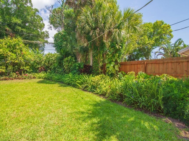 336 21st Ave, Vero Beach, FL 32962 - view of yard featuring fence