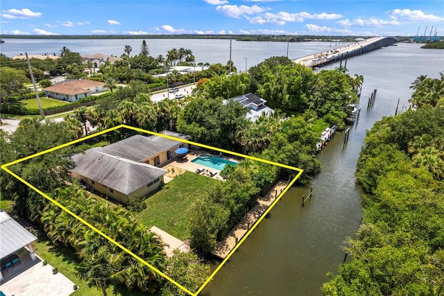 527 E Causeway Blvd, Vero Beach, FL 32963 - drone / aerial view with a water view