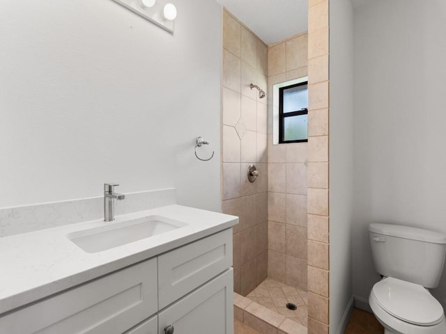 1626 4th Ct, Vero Beach, FL 32960 - full bath featuring tiled shower, toilet, and vanity