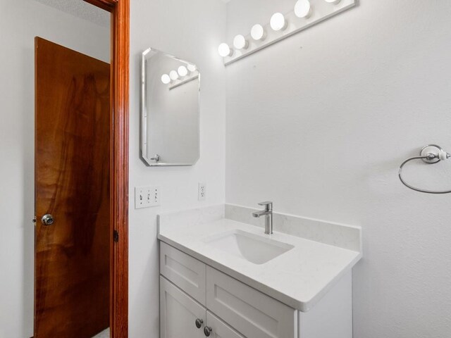 1626 4th Ct, Vero Beach, FL 32960 - bathroom with vanity