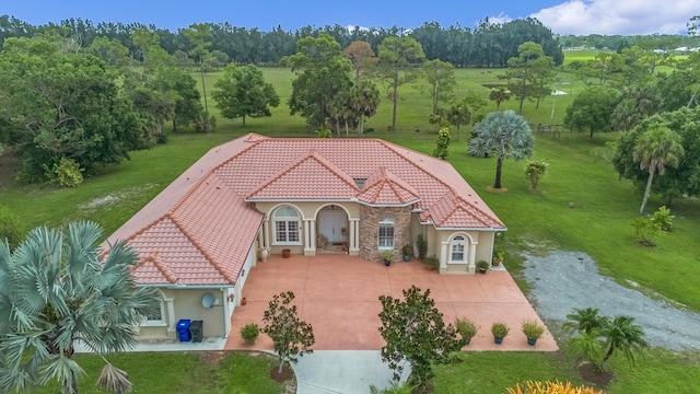 exterior space with a front yard