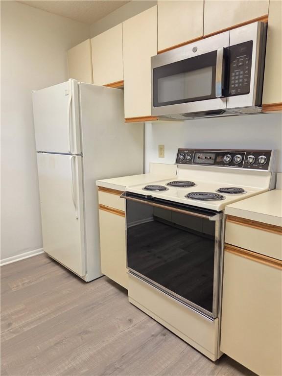 21 Plantation Dr Unit 202, Vero Beach, FL 32966 - photo 3