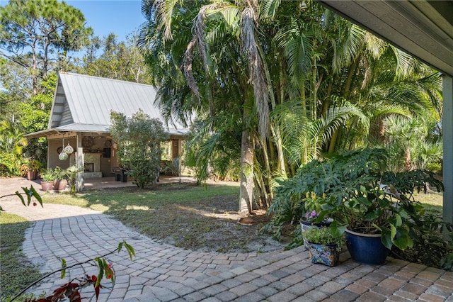 view of yard with a patio