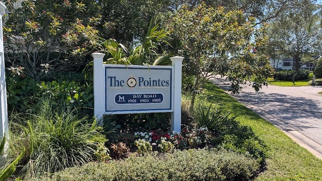 1903 Bay Rd Unit 206, Vero Beach, FL 32963 - community sign with driveway