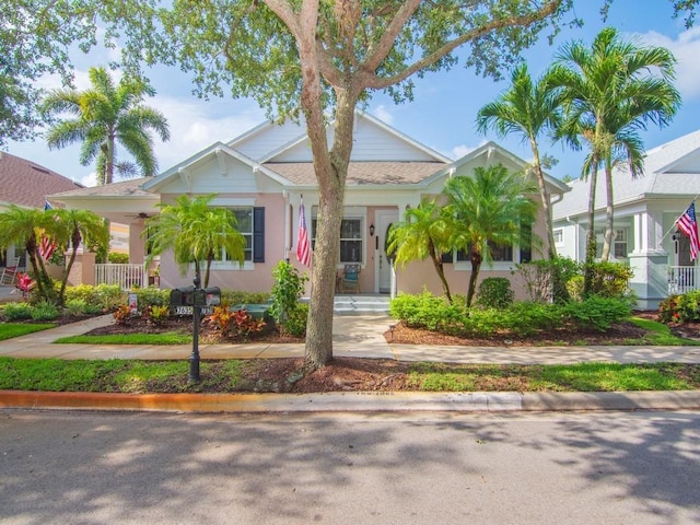 7639 15th Ln, Vero Beach, FL 32966 - view of front facade with stucco siding