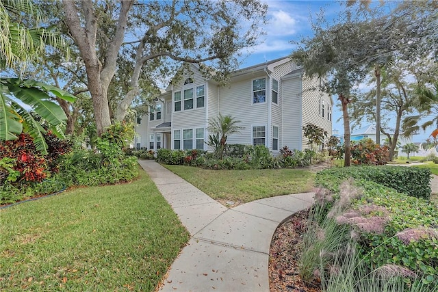 view of front of house with a front yard