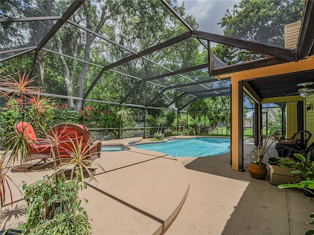505 Cross Creek Cir, Sebastian, FL 32958 - view of pool featuring a patio area, a pool with connected hot tub, and a lanai
