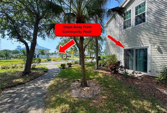 1910 Westminster Cir Unit 14-1, Vero Beach, FL 32966 - view of yard