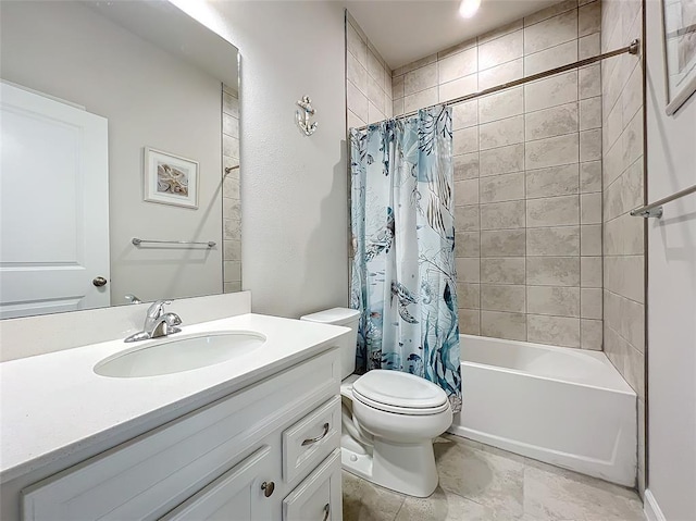 full bathroom featuring toilet, shower / bath combo with shower curtain, and vanity