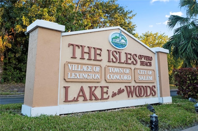 view of community / neighborhood sign