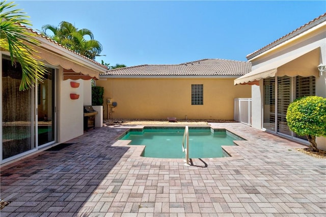 9515 E Maiden Ct, Vero Beach, FL 32963 - pool featuring a patio area