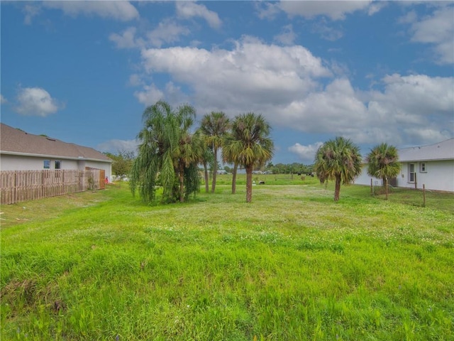 view of yard featuring fence