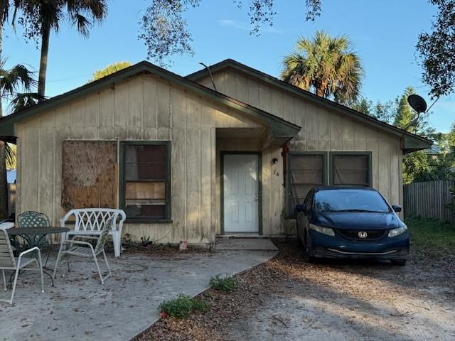 view of front facade featuring a patio area