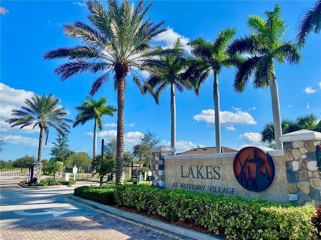 view of community / neighborhood sign