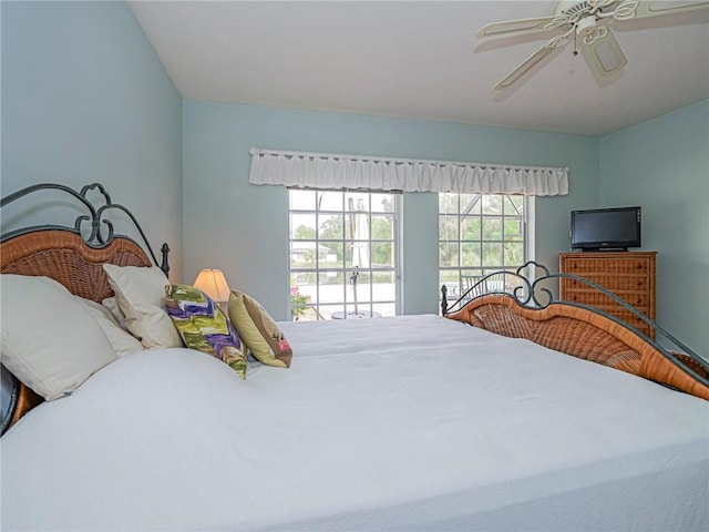 bedroom with a ceiling fan