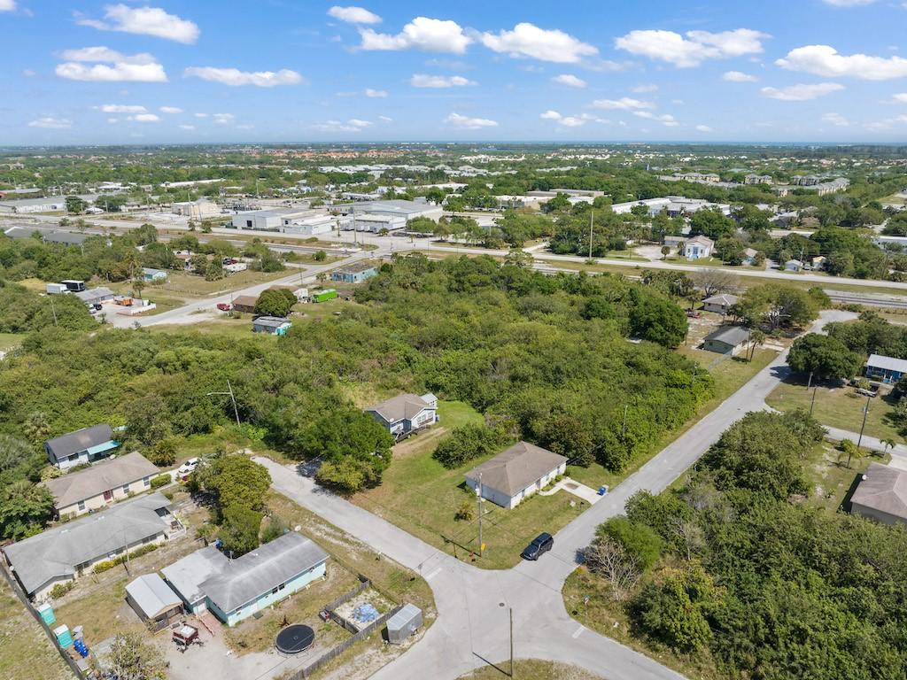 4246 24th Ct, Vero Beach, FL 32967 - photo 2