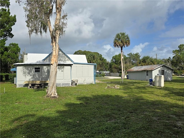 view of yard featuring entry steps